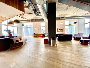 245 SE 1st St, Unit SI ID1255517P in Miami, FL - Foto de edificio - Building Photo