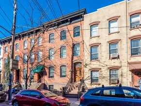 728 Bloomfield St in Hoboken, NJ - Building Photo - Building Photo