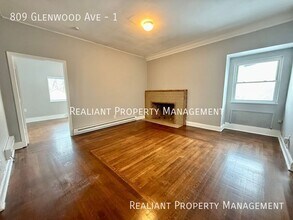 809 Glenwood Ave in Cincinnati, OH - Building Photo - Building Photo