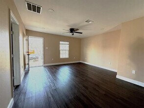 2406 S Marsalis Ave in Dallas, TX - Building Photo - Building Photo