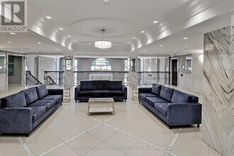 99 S Town Centre Blvd in Markham, ON - Building Photo - Building Photo