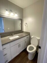 1325 Cheltenham Ln in La Habra, CA - Foto de edificio - Building Photo