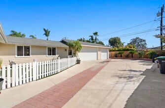 369 E 20th St in Costa Mesa, CA - Foto de edificio - Building Photo