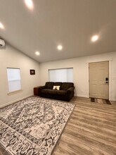 826 Burton Ave in Burley, ID - Foto de edificio - Building Photo