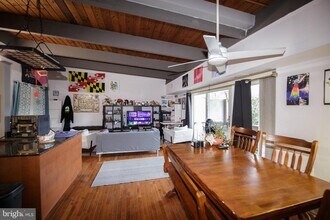 7821 Enola St in McLean, VA - Building Photo - Building Photo
