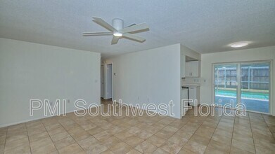 3915 Allan Pl in Sarasota, FL - Building Photo - Building Photo
