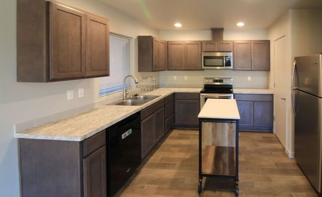 605 S Cedar Ave in Pasco, WA - Building Photo - Building Photo