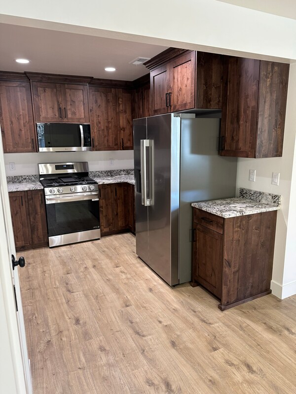 520 E South Weber Dr, Unit B2 in South Weber, UT - Foto de edificio - Building Photo