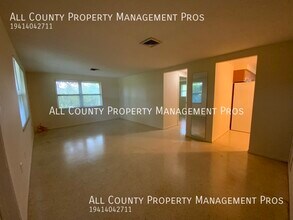 5825 Nutmeg Ave in Sarasota, FL - Building Photo - Building Photo