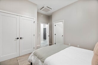 205 W 4th St in Cincinnati, OH - Foto de edificio - Building Photo