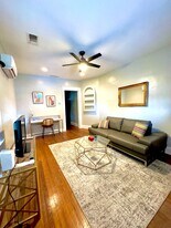 658 Cascade Ave SW, Unit A in Atlanta, GA - Building Photo
