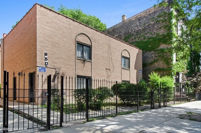 848-50 W. Altgeld St. in Chicago, IL - Foto de edificio - Building Photo