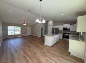 13756 SW 102nd Pl in Dunnellon, FL - Foto de edificio - Building Photo