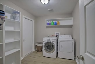 102 Pawnee Dr in Montgomery, TX - Building Photo - Building Photo