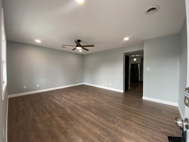 1010 Sun Valley Village in Greeneville, TN - Building Photo - Building Photo