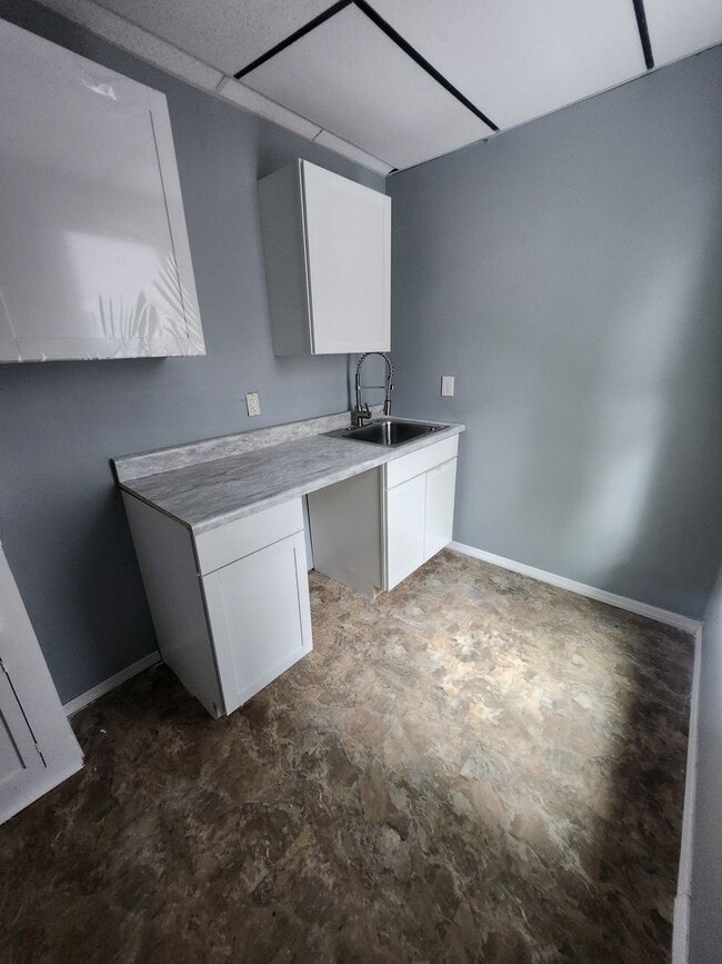 property at 815 W 17th St