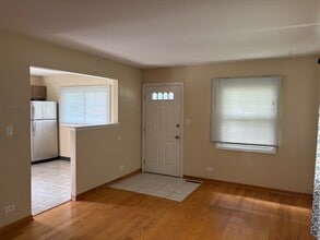 1316 Monroe St in Lake In The Hills, IL - Building Photo - Building Photo