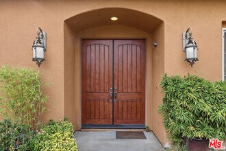 9651 Sagebrush Ave in Los Angeles, CA - Building Photo - Building Photo