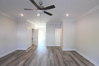 1073 Bluemoon Dr in Harrisonburg, VA - Building Photo - Building Photo