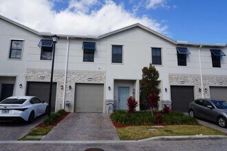 385 NW 9th St in Pompano Beach, FL - Building Photo - Building Photo