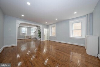 201 Dupont St in Philadelphia, PA - Building Photo - Building Photo