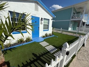 13115 3rd St E, Unit 1A in Madeira Beach, FL - Building Photo - Building Photo