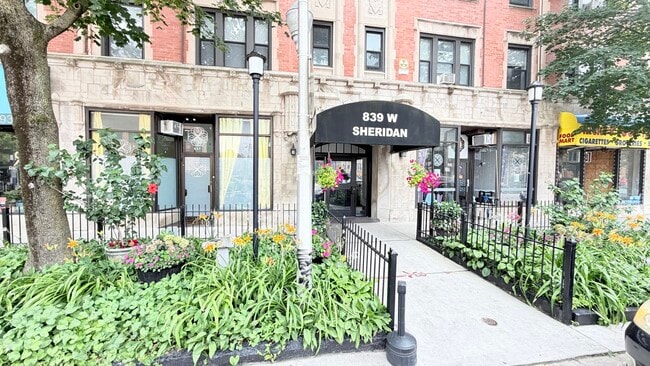 839 W Sheridan Rd