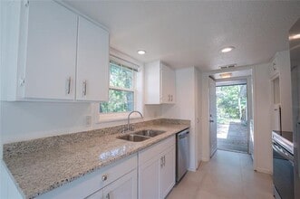 732 N Boulevard Terrace in Dallas, TX - Building Photo - Building Photo