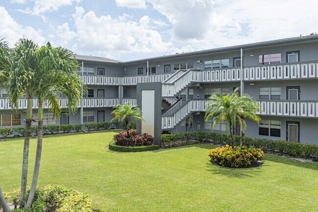136 Suffolk F in Boca Raton, FL - Building Photo - Building Photo