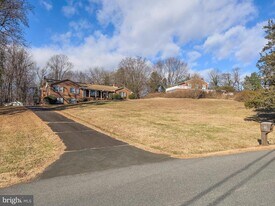 194 Red Hill Rd in Orange, VA - Building Photo