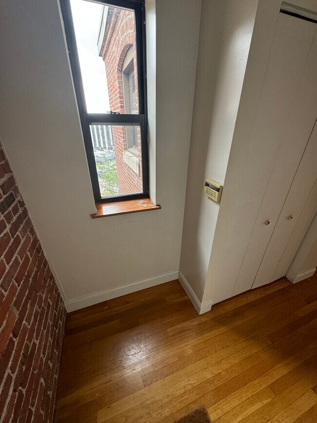 102 Gainsborough St, Unit 406 in Boston, MA - Building Photo - Building Photo