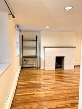 121 Grand St in Jersey City, NJ - Building Photo - Building Photo