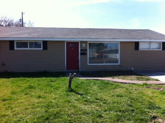 property at 939 E Cherry Ave
