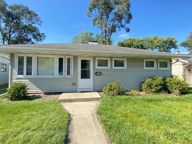 8112 Sycamore Ave