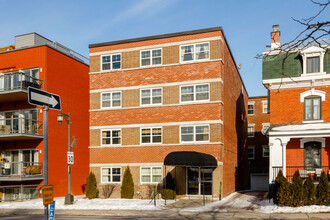 2960 Saint-Joseph Boul in Montréal, QC - Building Photo - Building Photo