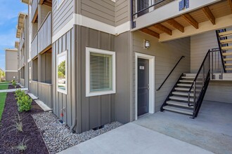 Spring Woods Apartments in Salem, OR - Foto de edificio - Building Photo