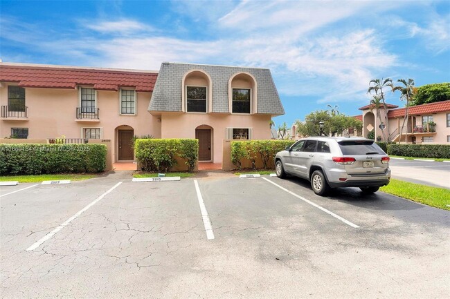 2605 SW 73rd Way in Davie, FL - Building Photo - Building Photo