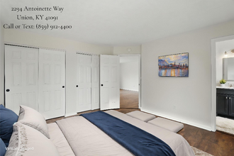 2294 Antoinette Way in Union, KY - Foto de edificio - Building Photo