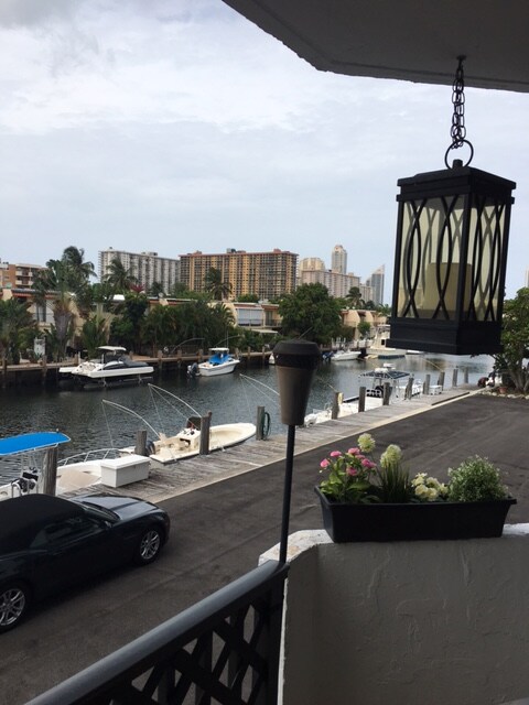 3703 NE 166th St, Unit 204 in North Miami Beach, FL - Building Photo