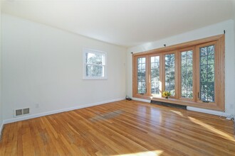 48 Plum Rd in Mahopac, NY - Building Photo - Building Photo