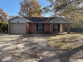 111 Ayana Ct in Raeford, NC - Building Photo