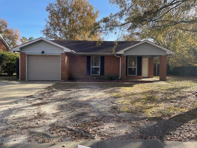 111 Ayana Ct in Raeford, NC - Building Photo