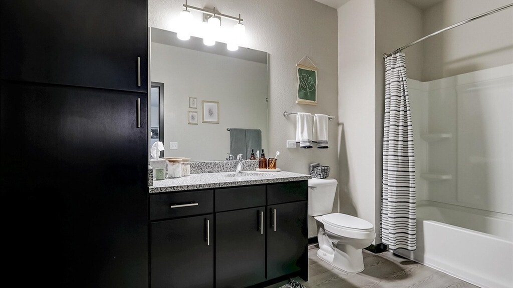 Springs at Lily Cache Creek Apartments in Bolingbrook, IL