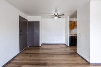 Canterbury Court Apartments in Sun Prairie, WI - Building Photo - Interior Photo