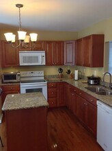 2259 Thornbury Dr in Richmond, VA - Foto de edificio - Building Photo