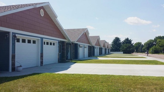 Copperleaf Townhomes in Mitchell, SD - Building Photo - Building Photo