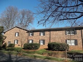 2141 Selwyn Ave in Charlotte, NC - Building Photo