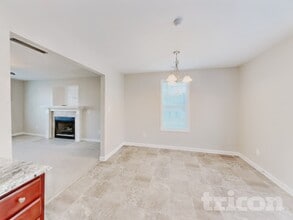 496 Sherrill Farm Dr in Benson, NC - Building Photo - Building Photo