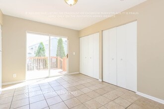 1751 Hickory Park Ln in Aurora, IL - Foto de edificio - Building Photo