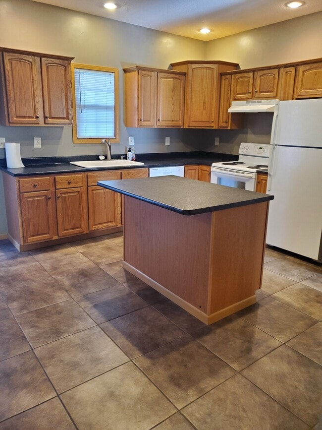 2923 Lilly Dr in Lima, OH - Building Photo - Building Photo